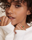 La bague Billie 2 cœurs verts - dorée à l'or fin 24 carats