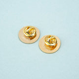 Pin's seins blanc - Coucou Suzette