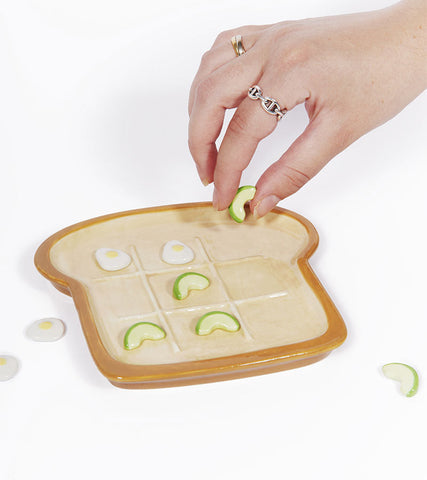 Tic tac toe avocat et oeuf - Morpion tartine