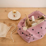 Trousse de toilette Vic - Lila coeurs noirs